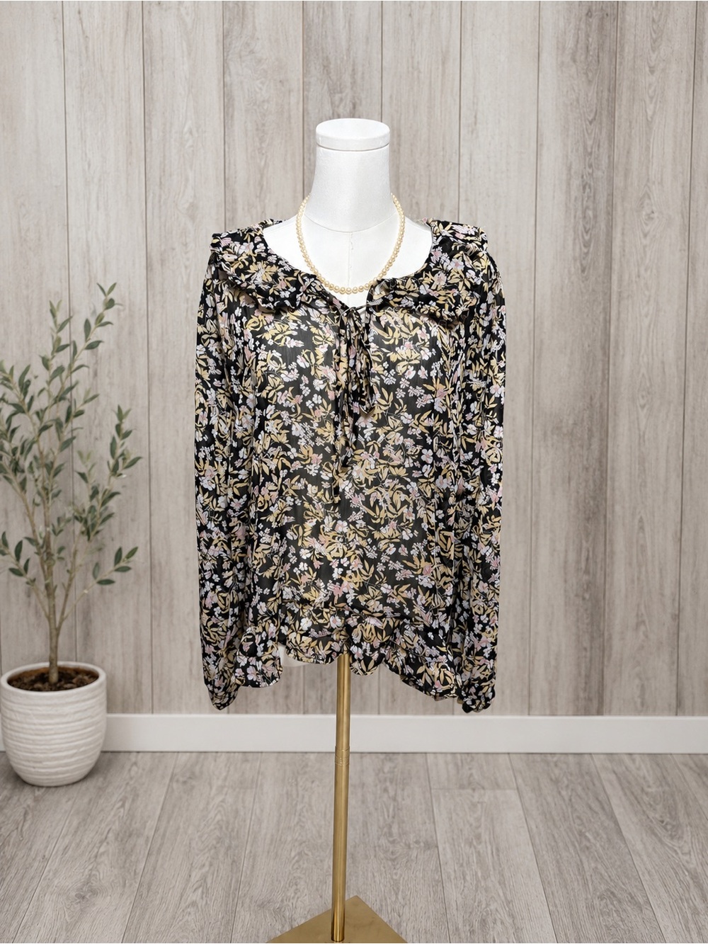 New Look Black Floral Ruffle Tie-Neck Blouse